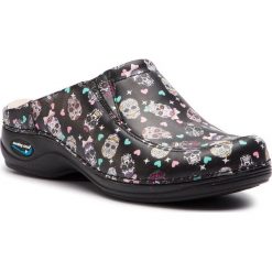 Klapki NURSING CARE - Paris WG4F22 Caveira/Mexicanskull. Czarne klapki damskie marki Nursing Care, ze skóry ekologicznej. Za 289,00 zł.