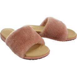 EMU AUSTRALIA W11801 ROBE dusty pink, klapki damskie. Różowe klapki damskie EMU Australia, bez wzorów, ze skóry, bez obcasa. Za 299,90 zł.