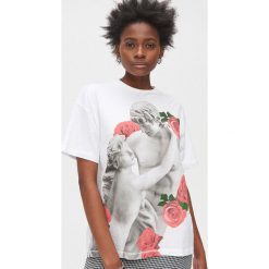 Koszulka oversize z różami - Biały. Białe koszulki damskie Cropp, s. Za 59,99 zł.