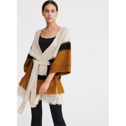 Sweter ponczo - Wielobarwny. Poncza damskie Reserved, s, bez wzorów. Za 229,99 zł.