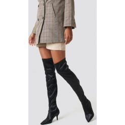 NA-KD Shoes Kozaki za kolano z miękką cholewką - Black. Czarne kozaki damskie NA-KD Shoes, za kolano, na niskim obcasie, na obcasie, bez zapięcia. Za 202,95 zł.