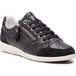 Sneakersy GEOX - D Myria B D8468B 08522 C9999 Black. Czarne półbuty damskie Geox, na co dzień, bez wzorów, z zamszu, bez obcasa, na płaskiej podeszwie, bez zapięcia. W wyprzedaży za 229,00 zł.