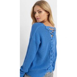 Sweter z wiązaniem na plecach. Niebieskie bez kategorii Orsay, xs, z bawełny, z dekoltem na plecach. Za 79,99 zł.