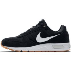 Buty Nike Nightgazer (44,5). Pomarańczowe buty sportowe męskie Nike, ze skóry, bez zapięcia, do biegania, nike nightgazer. W wyprzedaży za 279,99 zł.