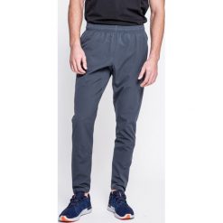 Under Armour - Spodnie Out & Back. Szare spodnie męskie Under Armour, na co dzień, s, bez wzorów, z poliesteru. W wyprzedaży za 199,90 zł.
