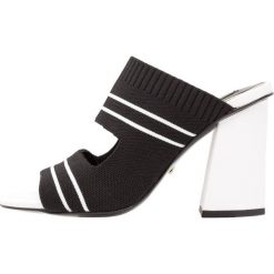 Chodaki damskie: Juicy Couture MAYA Klapki black/white