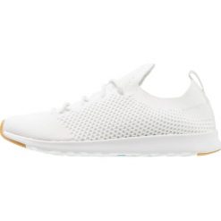 Native AP MERCURY LITEKNIT Tenisówki i Trampki shell white. Białe trampki i tenisówki damskie marki Native, z tworzywa sztucznego. Za 419,00 zł.