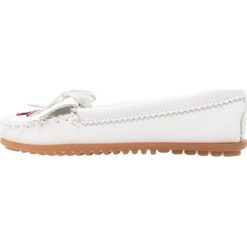 Mokasyny damskie: Minnetonka THUNDERBIRD Mokasyny white