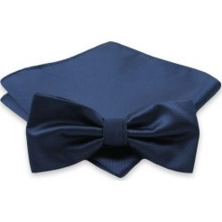 Granatowa Mucha Gładka, Jednokolorowa + Poszetka, Męska MUALTS0049. Niebieskie muszki męskie Alties, w paski, eleganckie. Za 39,00 zł.