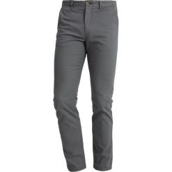 Springfield SLIM MICROPRINT Chinosy greys. Szare chinosy męskie marki Springfield, z bawełny. Za 169,00 zł.