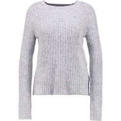 Swetry klasyczne damskie: Object OBJNONSIA Sweter light grey melange
