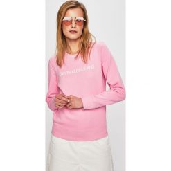 Calvin Klein Jeans - Bluza. Białe bluzy damskie Calvin Klein Jeans, s, z nadrukiem, z bawełny, bez rękawów, bez kaptura. W wyprzedaży za 279,90 zł.