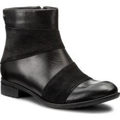 Botki CARINII - S4176 E50-360-POL-C63. Czarne botki damskie na obcasie marki Carinii, z nubiku. W wyprzedaży za 199,00 zł.