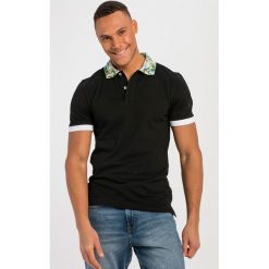 Koszulka polo w kolorze czarnym. Czarne koszulki polo męskie Jimmy Sanders, xl, bez wzorów, polo, bez rękawów. W wyprzedaży za 84,95 zł.