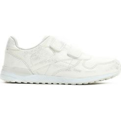 Białe Buty Sportowe New Member. Białe buty dziewczęce sportowe marki Born2be, z okrągłym noskiem, na płaskiej podeszwie. Za 39,99 zł.