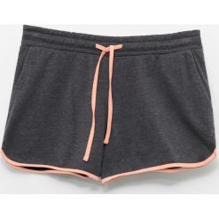 Szorty dresowe - Szary. Szare szorty damskie Reserved, s, bez wzorów, z dresówki. Za 49,99 zł.