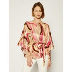 Bluzka Marciano Guess Cabana Wave 0GG459 7371Z. Bluzki damskie MARCIANO GUESS, s, z aplikacjami, z jedwabiu, bez kołnierzyka, bez rękawów. Za 839,00 zł.