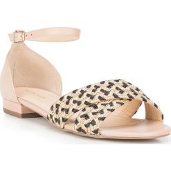 Buty damskie. Żółte klapki damskie Wittchen, w paski, ze skóry, bez obcasa, na obcasie. W wyprzedaży za 199,90 zł.