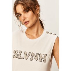 Silvian Heach - T-shirt. Czarne bluzki damskie Silvian Heach, s, z aplikacjami, z bawełny, z okrągłym kołnierzem. W wyprzedaży za 149,95 zł.