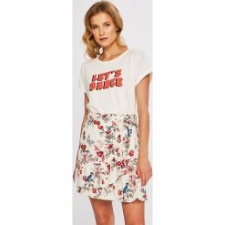 Vero Moda - Top. Szare topy damskie Vero Moda, l, z nadrukiem, z dzianiny, z okrągłym kołnierzem. Za 89,90 zł.