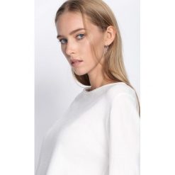 Biały Sweter White Glows. Białe swetry klasyczne damskie Born2be, l, z okrągłym kołnierzem. Za 49,99 zł.