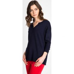Granatowy sweter z ozdobnym kamieniem QUIOSQUE. Niebieskie bez kategorii QUIOSQUE, s, z wiskozy, z klasycznym kołnierzykiem. W wyprzedaży za 59,99 zł.
