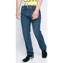 Levi's - Jeansy 501. Brązowe jeansy męskie regular Levi's®. W wyprzedaży za 299,90 zł.