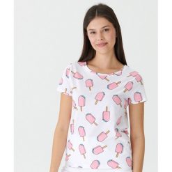 T-shirt z nadrukiem all over - Różowy. Różowe t-shirty damskie House, s, z nadrukiem, bez kołnierzyka. Za 49,99 zł.