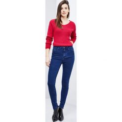 Jeansy typu high waist. Jeansy damskie Moodo, s, bez wzorów, z jeansu, z podwyższonym stanem. Za 39,99 zł.