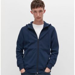 Rozpinana bluza z kapturem - Granatowy. Niebieskie bluzy męskie Reserved, s, bez wzorów, z kapturem, bez rękawów, z kapturem. Za 89,99 zł.