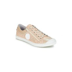 Buty Pataugas BISK-S-PEAU. Brązowe trampki i tenisówki damskie marki Pataugas, bez wzorów, bez zapięcia. Za 479,20 zł.