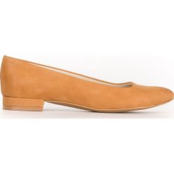 Nubukowe balerinki bez ozdób - skóra naturalna - model 050 - kolor camelowy. Baleriny damskie Zapato, bez wzorów, ze skóry, bez obcasa. Za 299,00 zł.