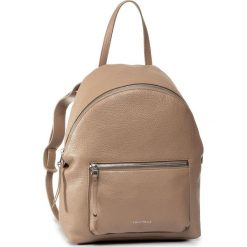 Plecak COCCINELLE - FS0 Alix E1 FA0 14 01 01 Taupe N75. Pomarańczowe plecaki damskie Coccinelle, bez wzorów, ze skóry, klasyczne. Za 1249,00 zł.