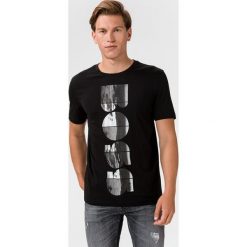 BOSS Teeonic Koszulka Czarny. Czarne podkoszulki męskie Boss, m, z nadrukiem, z bawełny, bez kołnierzyka, krótkie. Za 274,95 zł.