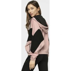 Bluza damska. Bluzy damskie l, bez wzorów, z wiskozy, z krótkim rękawem, krótkie, bez kaptura. Za 149,99 zł.