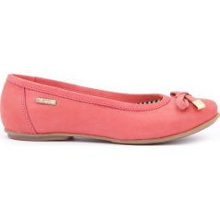 Płaskie balerinki z kokardką - skóra naturalna - model 012 - kolor czerwony. Czerwone baleriny damskie Zapato, bez wzorów, ze skóry, bez obcasa, na płaskiej podeszwie. W wyprzedaży za 202,30 zł.