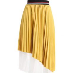 Spódniczki plisowane damskie: Sister Jane LEON PLEATED MIDI Spódnica plisowana dark yellow