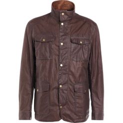 Barbour LIGHTWEIGHT OGSTON Kurtka przejściowa dark sand. Brązowe kurtki męskie przejściowe Barbour, m, z bawełny. W wyprzedaży za 689,50 zł.