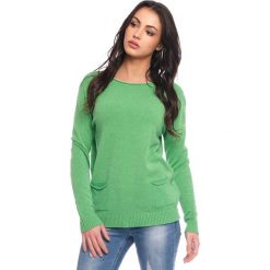 Sweter "Vita" w kolorze zielonym. Zielone swetry damskie Scarlet Jones, m, bez wzorów, bez rękawów, bez kaptura. W wyprzedaży za 152,95 zł.