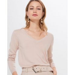 Sweter basic z wiskozą - Beżowy. Brązowe swetry damskie Mohito, s, bez wzorów, z wiskozy, bez rękawów, bez kaptura. Za 59,99 zł.