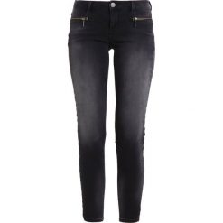 Freeman T. Porter CAMILA Jeansy Slim Fit used black. Czarne rurki damskie Freeman T. Porter. W wyprzedaży za 229,50 zł.