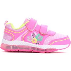 Różowe Buty Sportowe Make It. Różowe buty dziewczęce sportowe Born2be, ze skóry, z okrągłym noskiem, na płaskiej podeszwie. Za 69,99 zł.