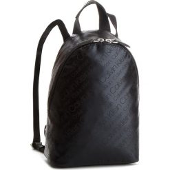 Plecak CALVIN KLEIN - City To Beach Backpack K60K604298 910. Czarne plecaki damskie Calvin Klein, z materiału, klasyczne. Za 549,00 zł.