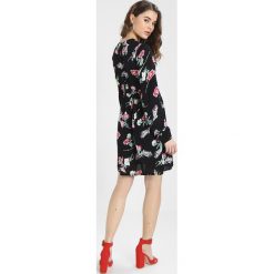 Sukienki hiszpanki: Miss Selfridge FLORAL SHEERED SMOCK DRESS Sukienka letnia black