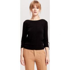 Kaszmirowy sweter w kolorze czarnym. Czarne swetry damskie ZOCHA, l, z kaszmiru. W wyprzedaży za 399,95 zł.