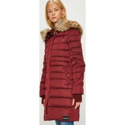 Calvin Klein Jeans - Kurtka puchowa. Brązowe kurtki damskie Calvin Klein Jeans, s, bez wzorów, z poliesteru, długie, z kapturem. W wyprzedaży za 899,90 zł.