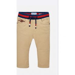 Mayoral - Spodnie dziecięce 74-98 cm. Brązowe spodnie chłopięce Mayoral, bez wzorów, z elastanu, casualowe. W wyprzedaży za 49,90 zł.