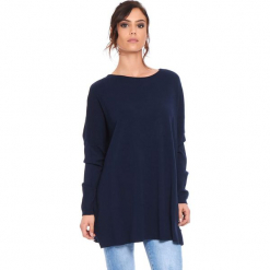 Sweter "Odile" w kolorze granatowym. Niebieskie swetry klasyczne damskie marki Cosy Winter, s, z okrągłym kołnierzem. W wyprzedaży za 181,95 zł.
