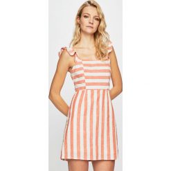 Glamorous - Sukienka. Pomarańczowe sukienki damskie Glamorous, na co dzień, s, bez wzorów, z bawełny, casualowe, z dekoltem karo, bez rękawów, mini, proste. W wyprzedaży za 99,90 zł.