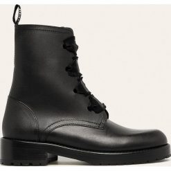 Red Valentino - Botki. Czarne koturny damskie Red Valentino, bez obcasa, na obcasie, na sznurówki. W wyprzedaży za 1649,00 zł.